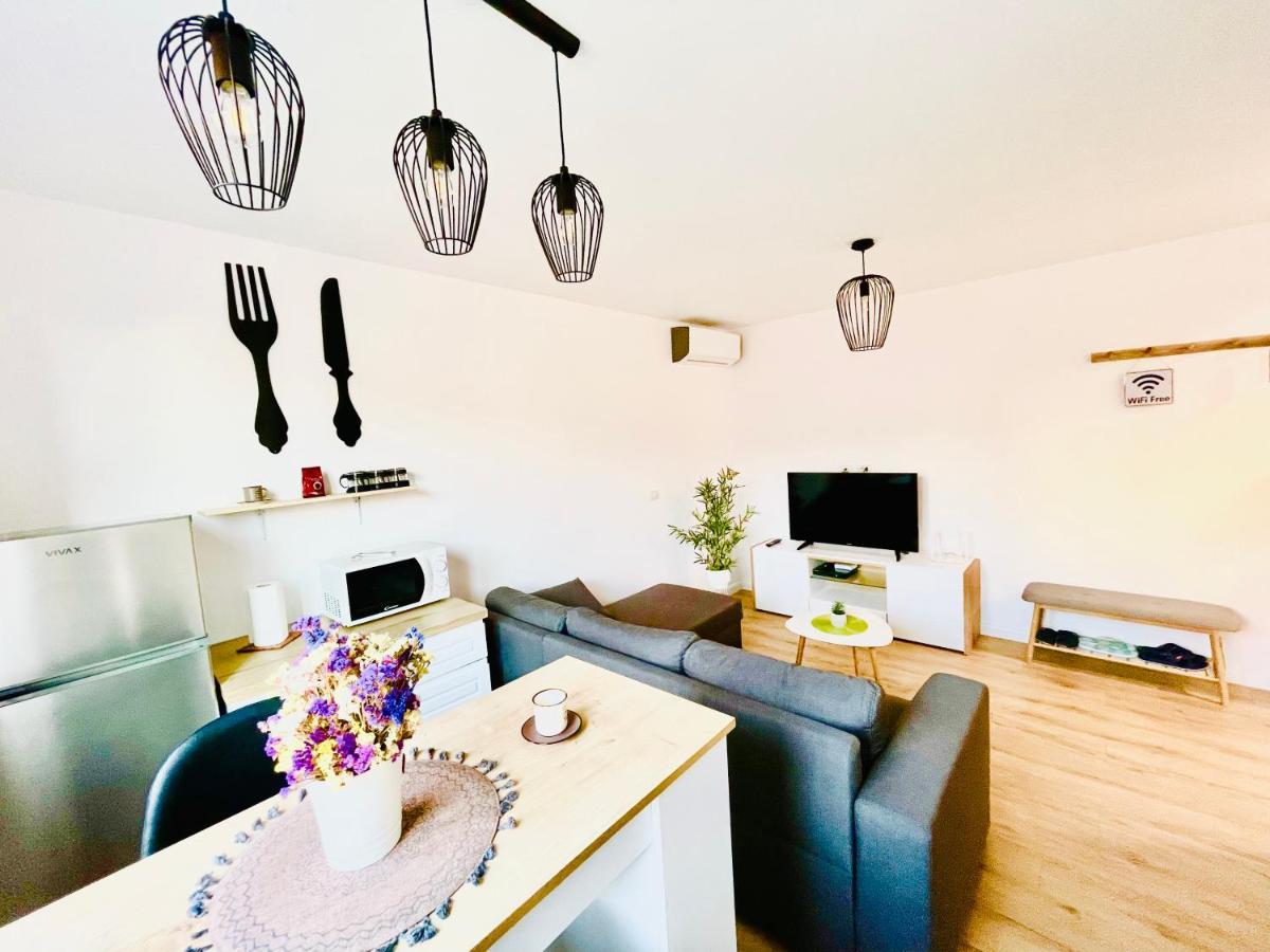 Central Apartment 2, Tirana Eksteriør billede