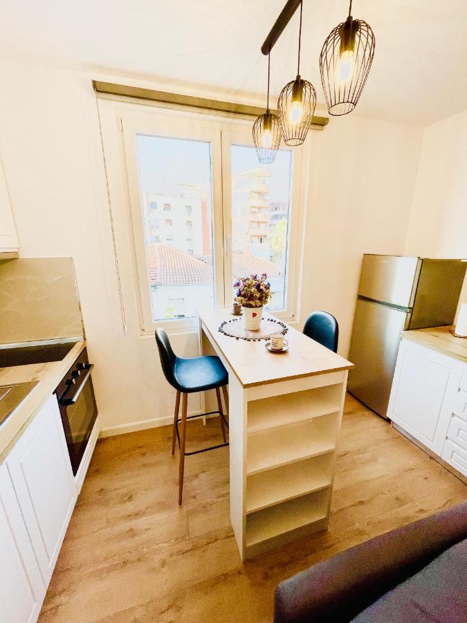 Central Apartment 2, Tirana Eksteriør billede