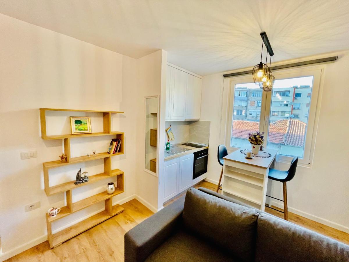 Central Apartment 2, Tirana Eksteriør billede