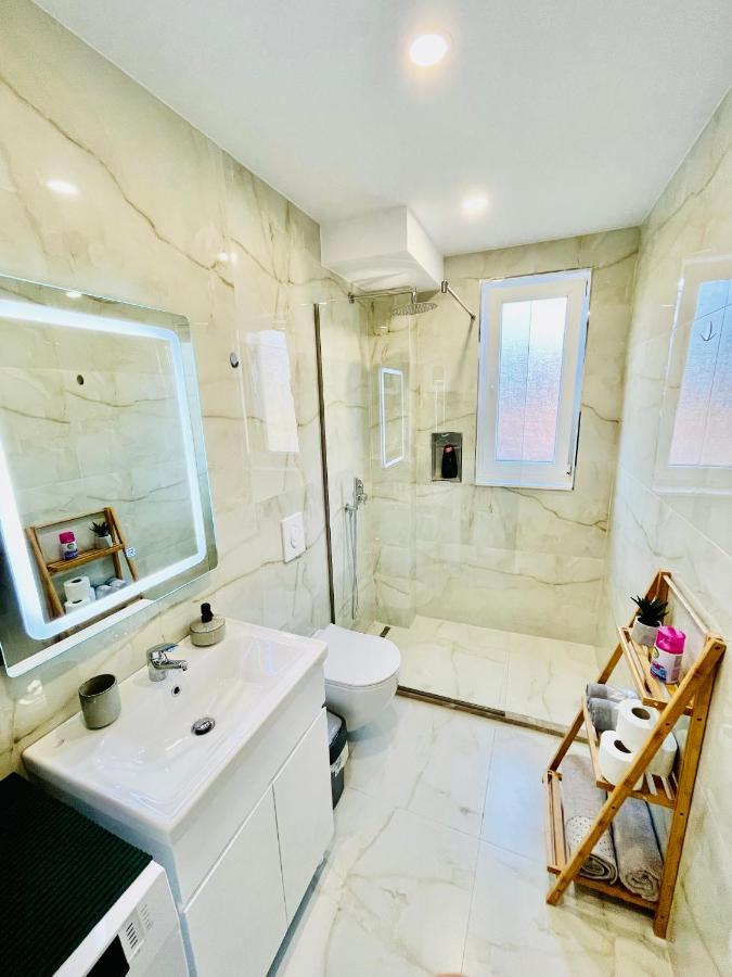 Central Apartment 2, Tirana Eksteriør billede